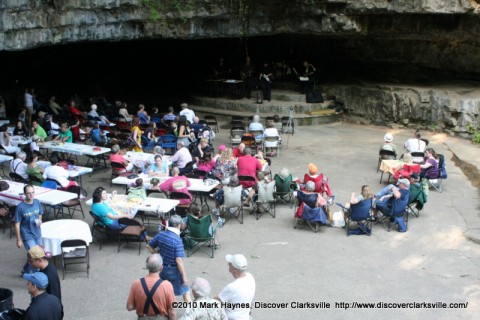 A crowd of people at Cooling at the Cave listening to the Cumberland Winds Jazz Band