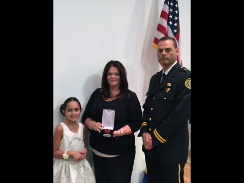 (L to R) Iyla Dindar, Jackie Dindar and Clarksville Police Captain Scott Thornton.