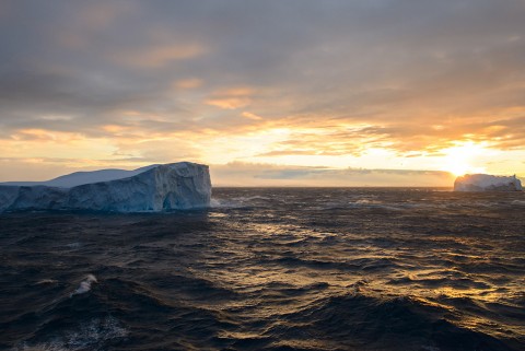 The ORCAS campaign is studying carbon dioxide in the sea around Antarctica. (Flickr user Reeve Jolliffe/CC BY-NC-ND 2.0)