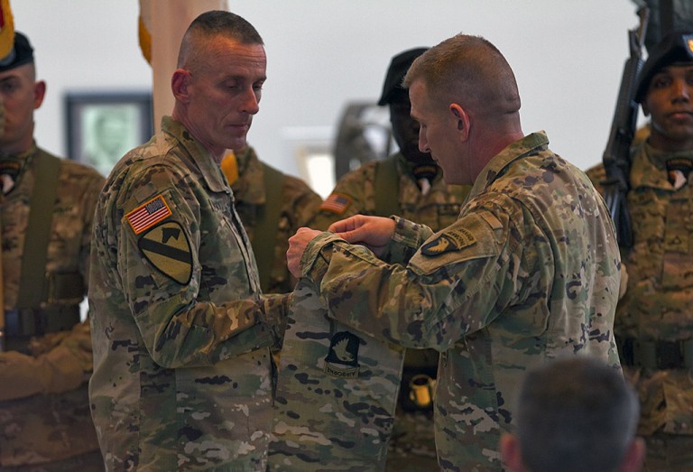 101st Airborne Division Headquarters cases colors at Fort Campbell ...