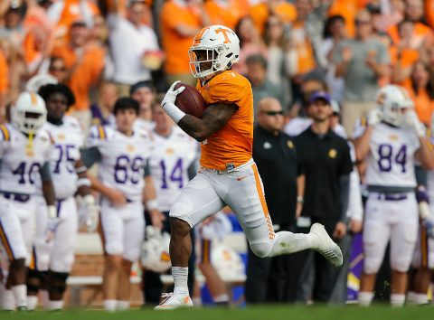 Tennessee Volunteers running back John Kelly (4) runs for a touchdown against the Tennessee Tech Golden Eagles during the first quarter at Neyland Stadium. (Randy Sartin-USA TODAY Sports)