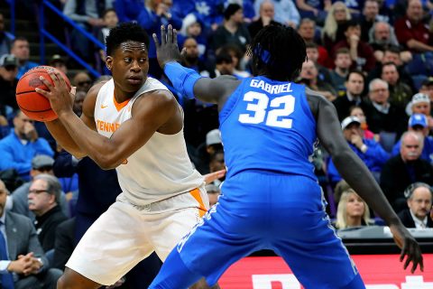 Tennessee Volunteers forward Admiral Schofield (5) handles the ball as Kentucky Wildcats forward Wenyen Gabriel (32) defends during the first half of the SEC Conference Tournament Championship game at Scottrade Center. (Billy Hurst-USA TODAY Sports)