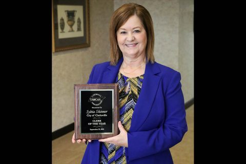 TAMCAR recognizes Clarksville’s longtime City Clerk Sylvia Skinner.
