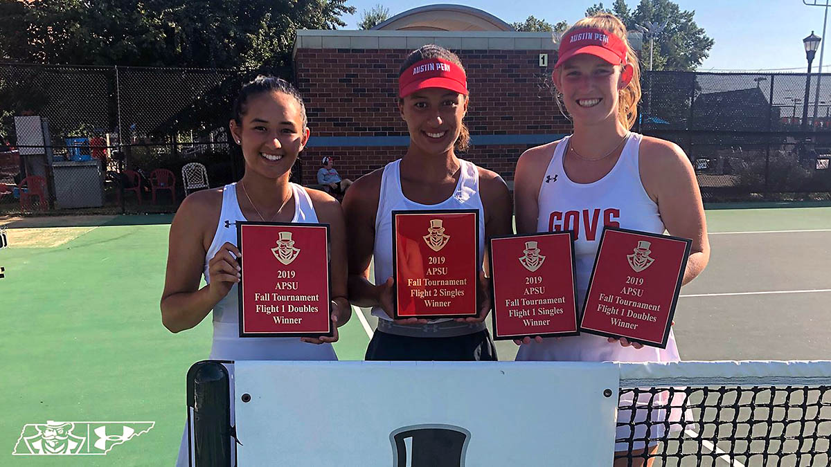 Three Austin Peay State University Govs collect hardware at the APSU ...