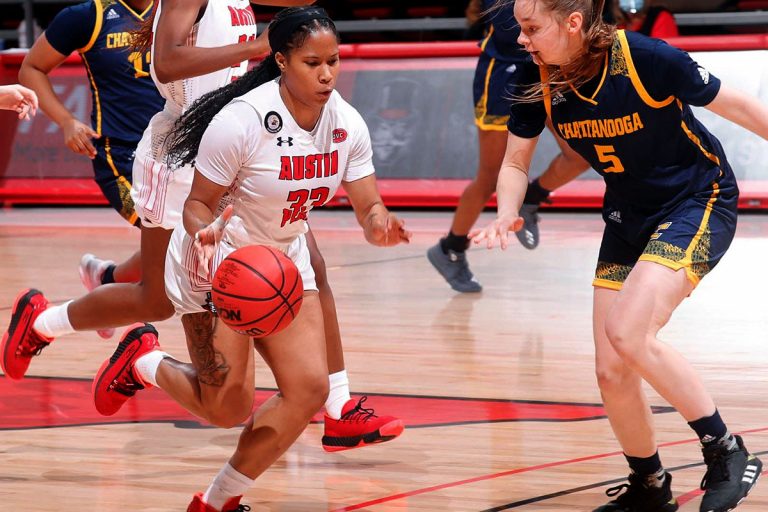 Austin Peay State University Women S Basketball Falls At Home To Chattanooga Clarksville