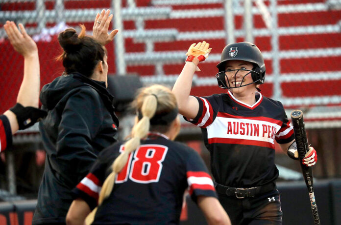 Austin Peay State University Softball downs Queens to take second straight ASUN series. (Robert Smith, APSU Sports Information)