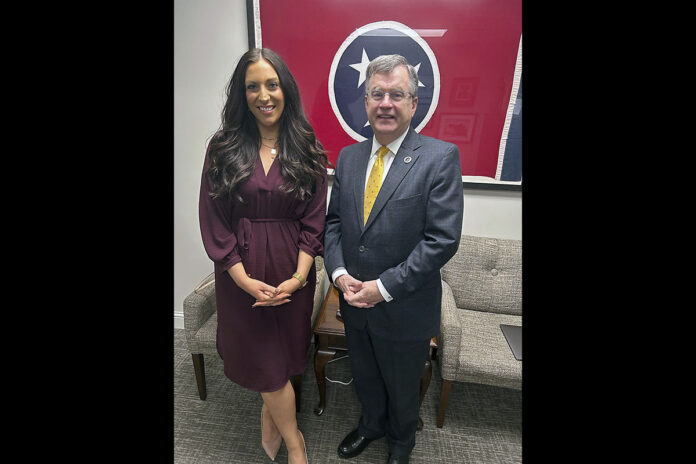 Tennessee Alzheimer’s Advocate Laura Rivers met with Sen. Bill Powers for TN Advocacy Day to share her personal connection to the disease. To learn more about how you can become an advocate, visit www.alzimpact.org/Tennessee