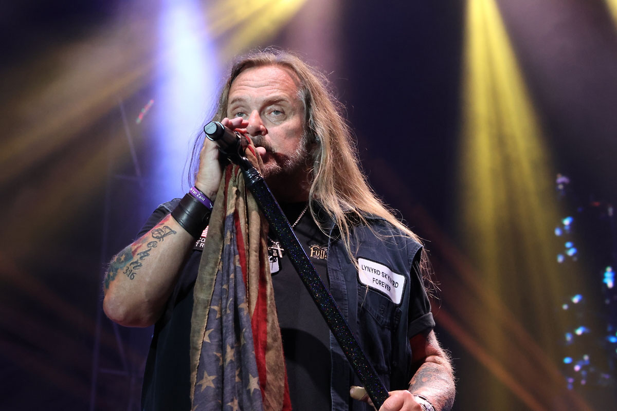 Johnny Van Zant thanked the audience repeatedly for allowing Lynyrd