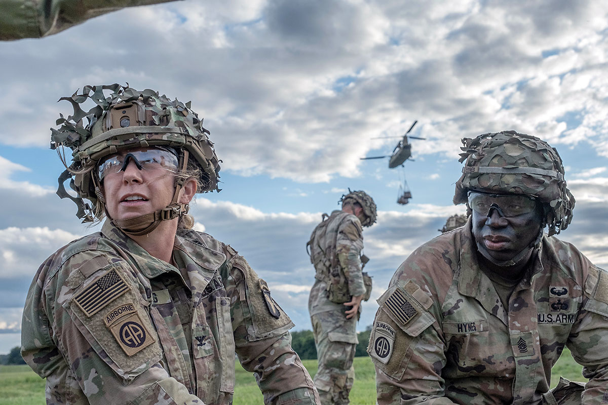 101st Airborne Division Soldiers conduct Sling Load Operations during ...