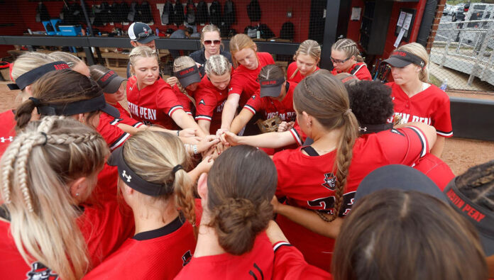 Austin Peay State University Softball hosts Mineral Area College to closeout their fall inter-collegiate schedule. (Robert Smith, APSU Sports Information)