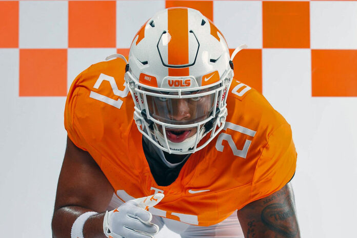 #21/20 Tennessee Football Head North for Pivotal Border Battle at Kentucky. (UT Athletics)