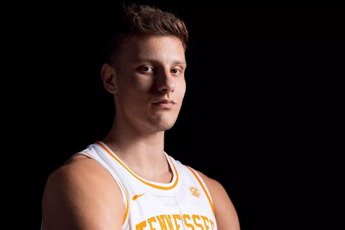 Tennessee Men's Basketball Begins Tough Road Stretch with Oklahoma Matchup. (UT Athletics)